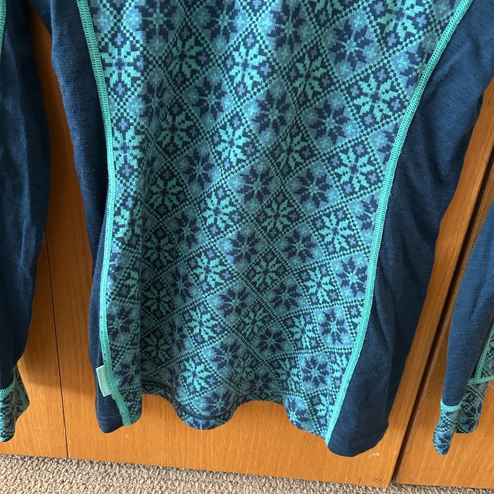 Kari Traa half zip first layer top, 100% Merino Wool. Beautiful pattern - Picture 4 of 12